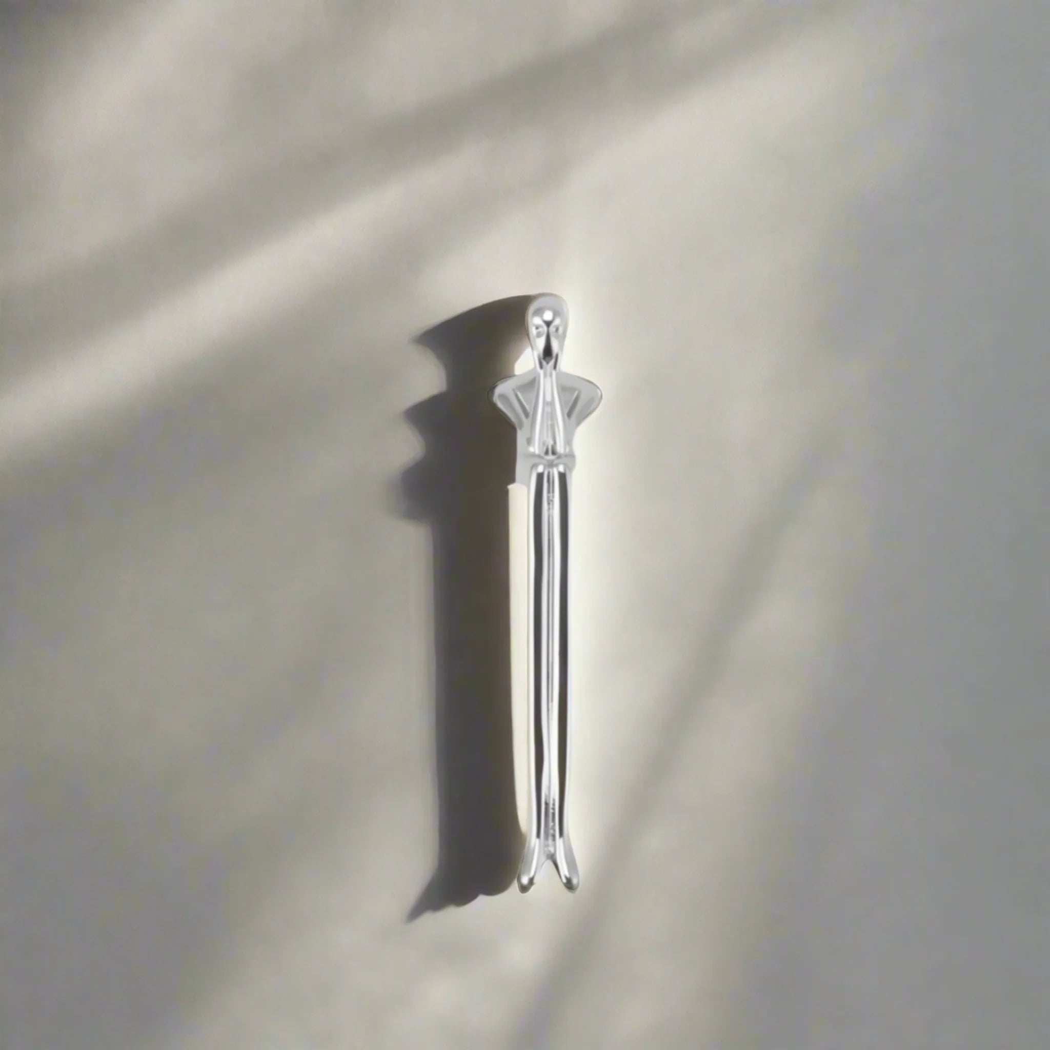 Pensive Cabinet Handle – Sculptural Brass Figure Door Pull Decorative Hardware Living Room Bedroom