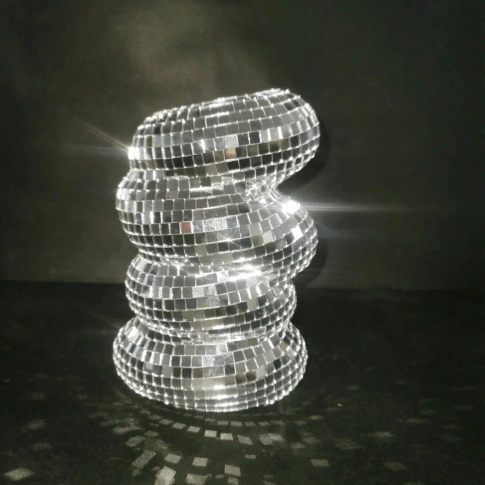 Helix Glimmer Table Lamp – Disco Ball Mirror Mosaic Decorative Lighting Bedroom Living Room Nightstand