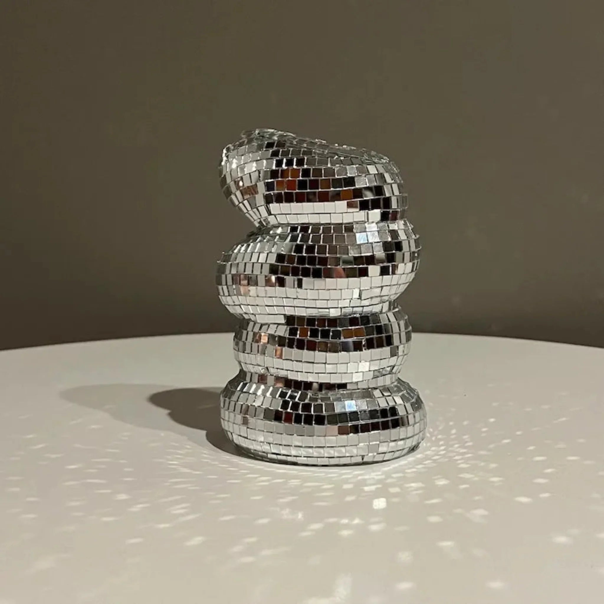 Helix Glimmer Table Lamp – Disco Ball Mirror Mosaic Decorative Lighting Bedroom Living Room Nightstand