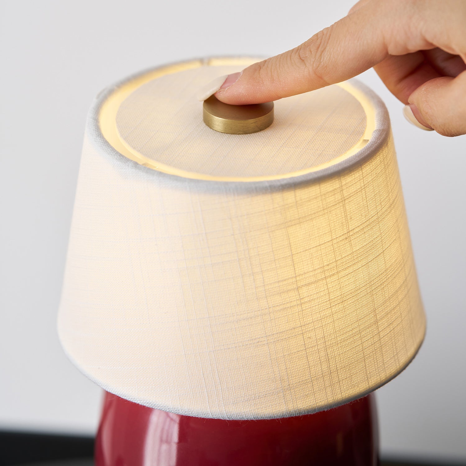 Hearthside Table Lamp – Battery Powered Linen Shade Brass Button Soft Ambient Light