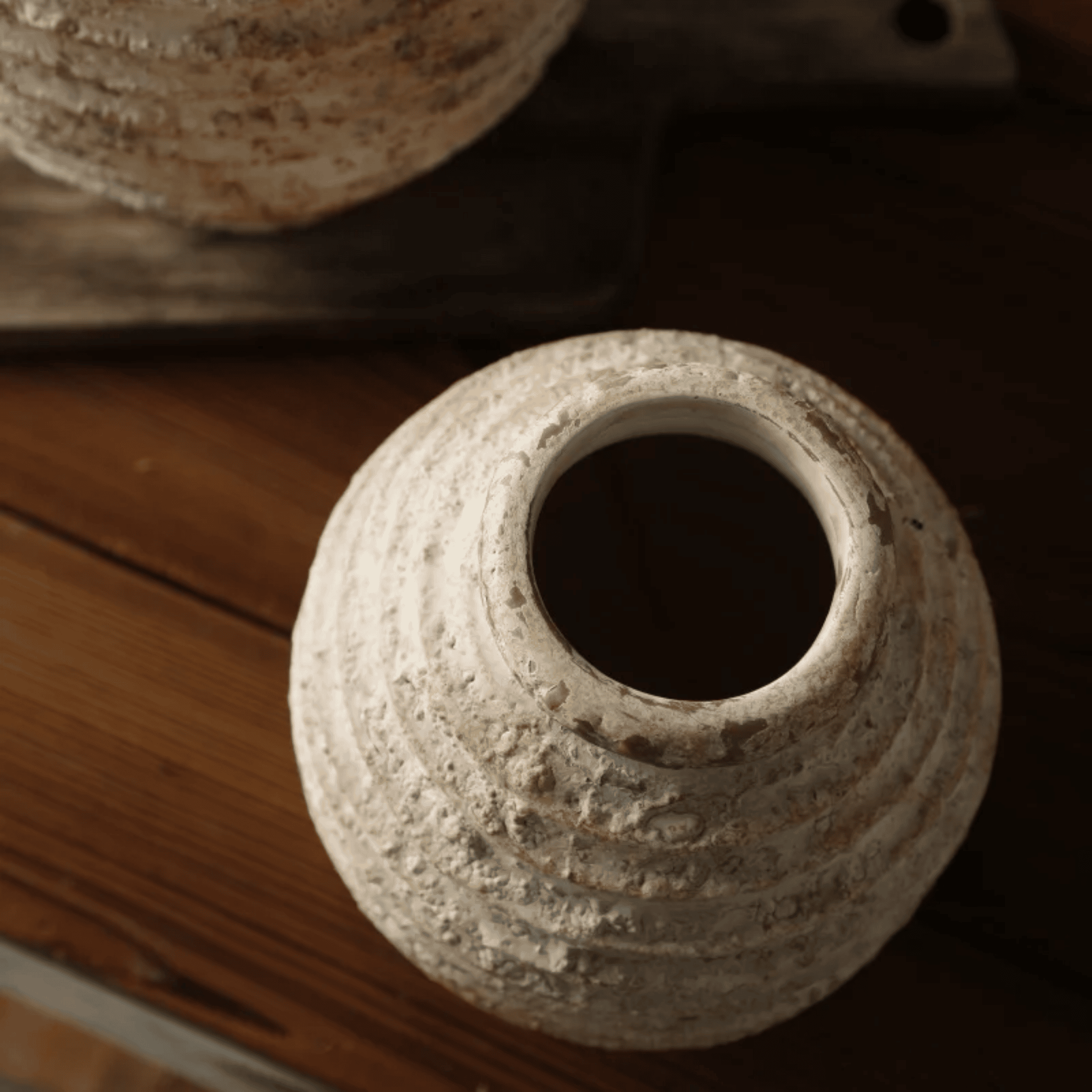 Corvan Ridge Ceramic Vase Set – Textured Decorative Table Vase Living Room Bedroom Boho Farmhouse Decor