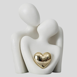 Embriel Embrace Sculpture – White Ceramic Couple Figurine Gold Heart Decorative Home Decor Living Room Bedroom