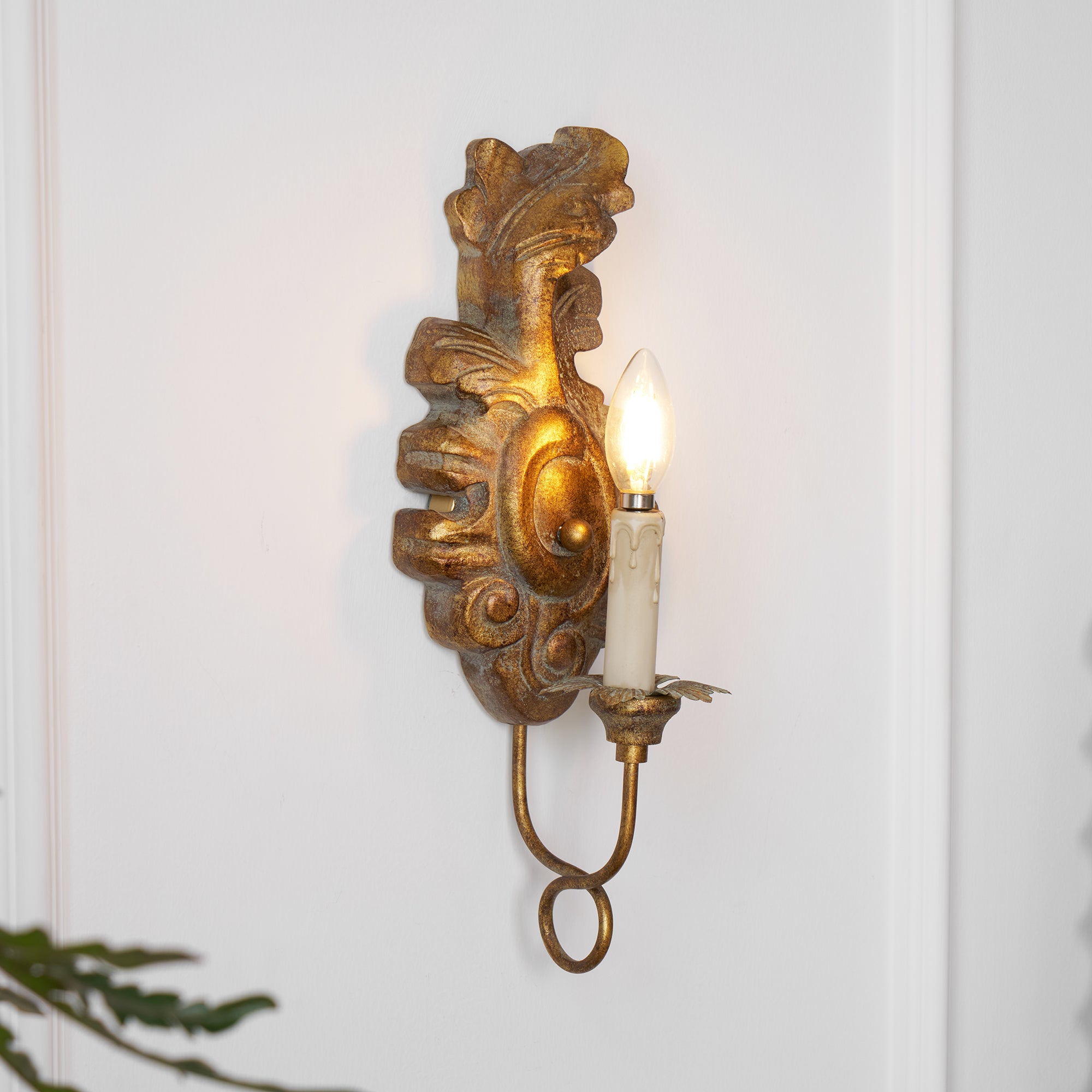 Meadow Dome Wall Lamp – LED Vintage Wood Wall Light Old White Antique Gold Finish