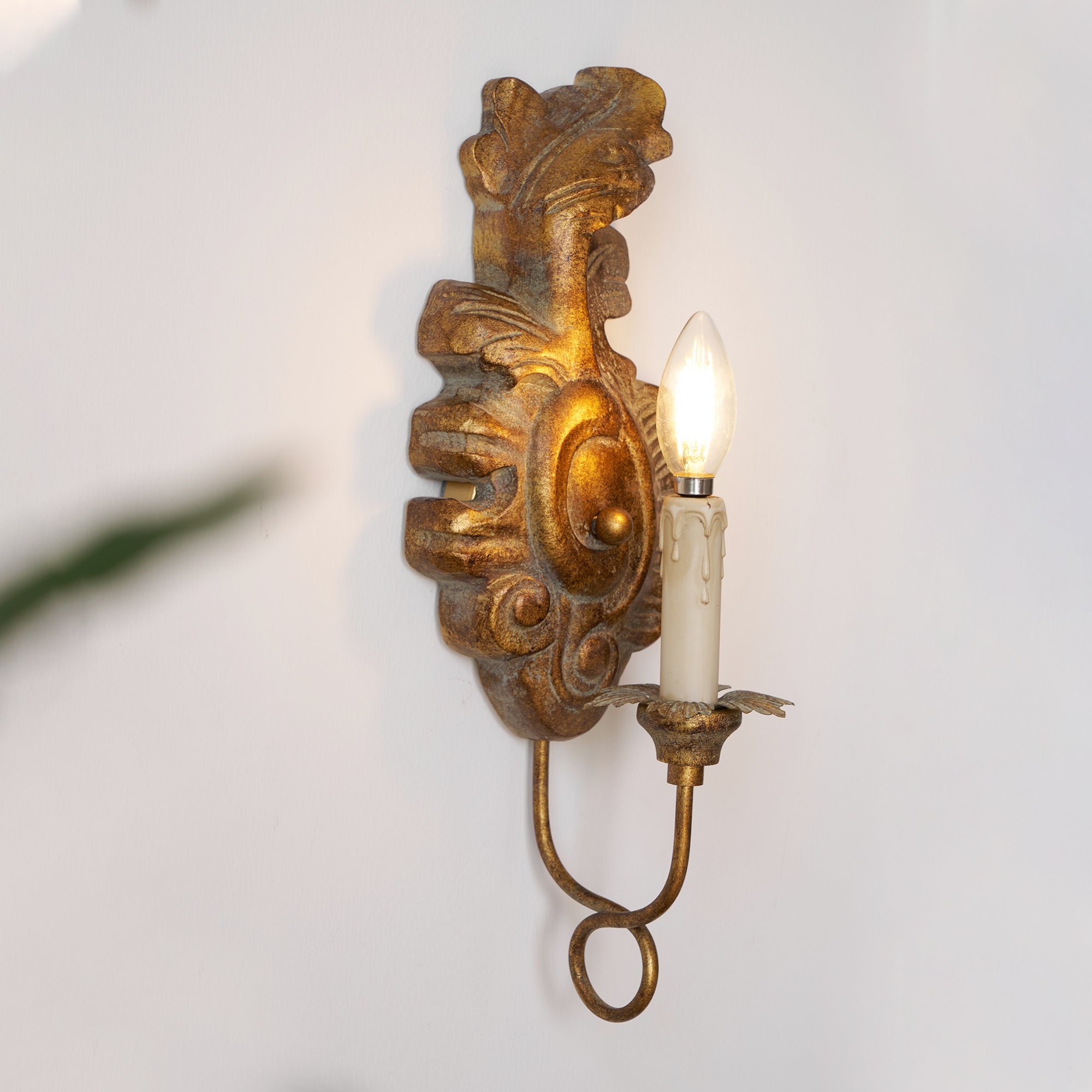 Meadow Dome Wall Lamp – LED Vintage Wood Wall Light Old White Antique Gold Finish