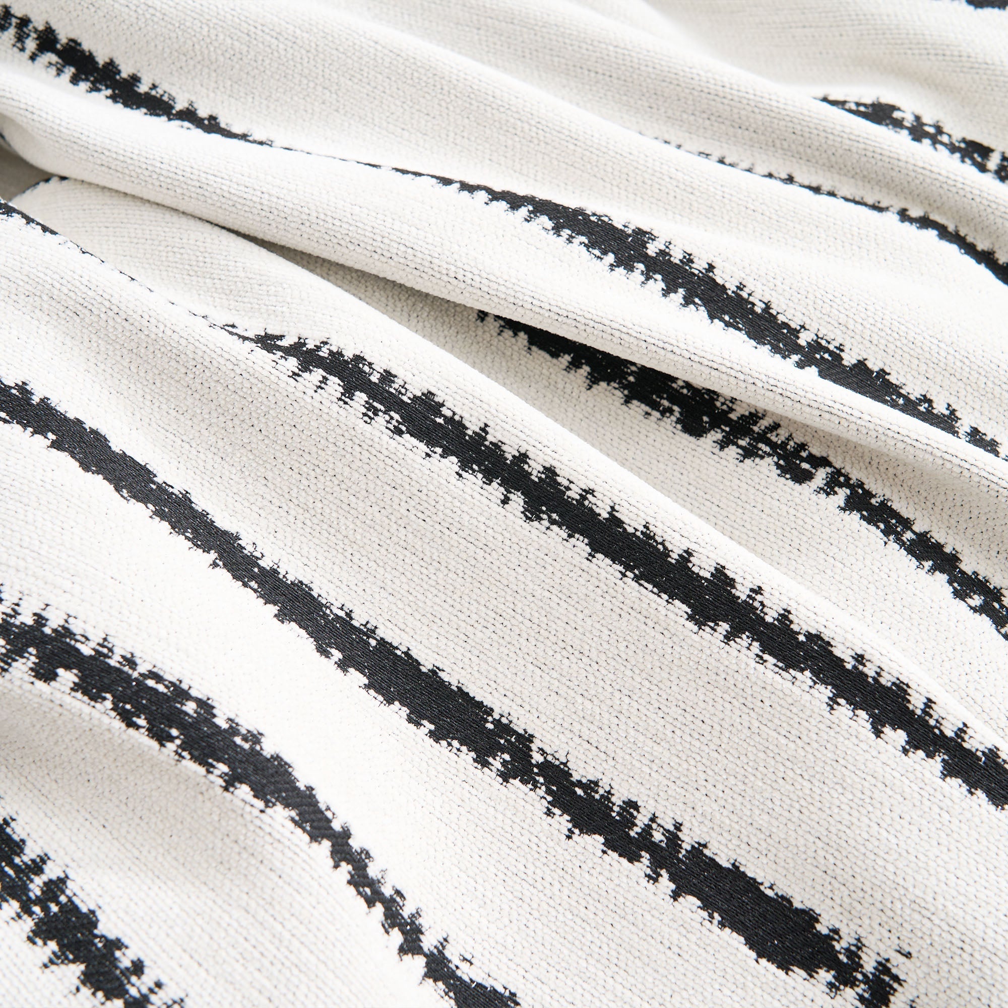 Concentric Geometric Throw Blanket – Modern Black White Striped Cotton Sofa Couch Bed Decorative