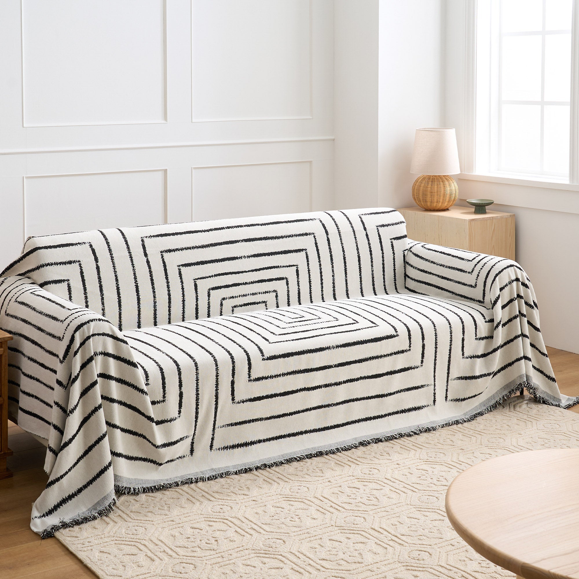 Concentric Geometric Throw Blanket – Modern Black White Striped Cotton Sofa Couch Bed Decorative