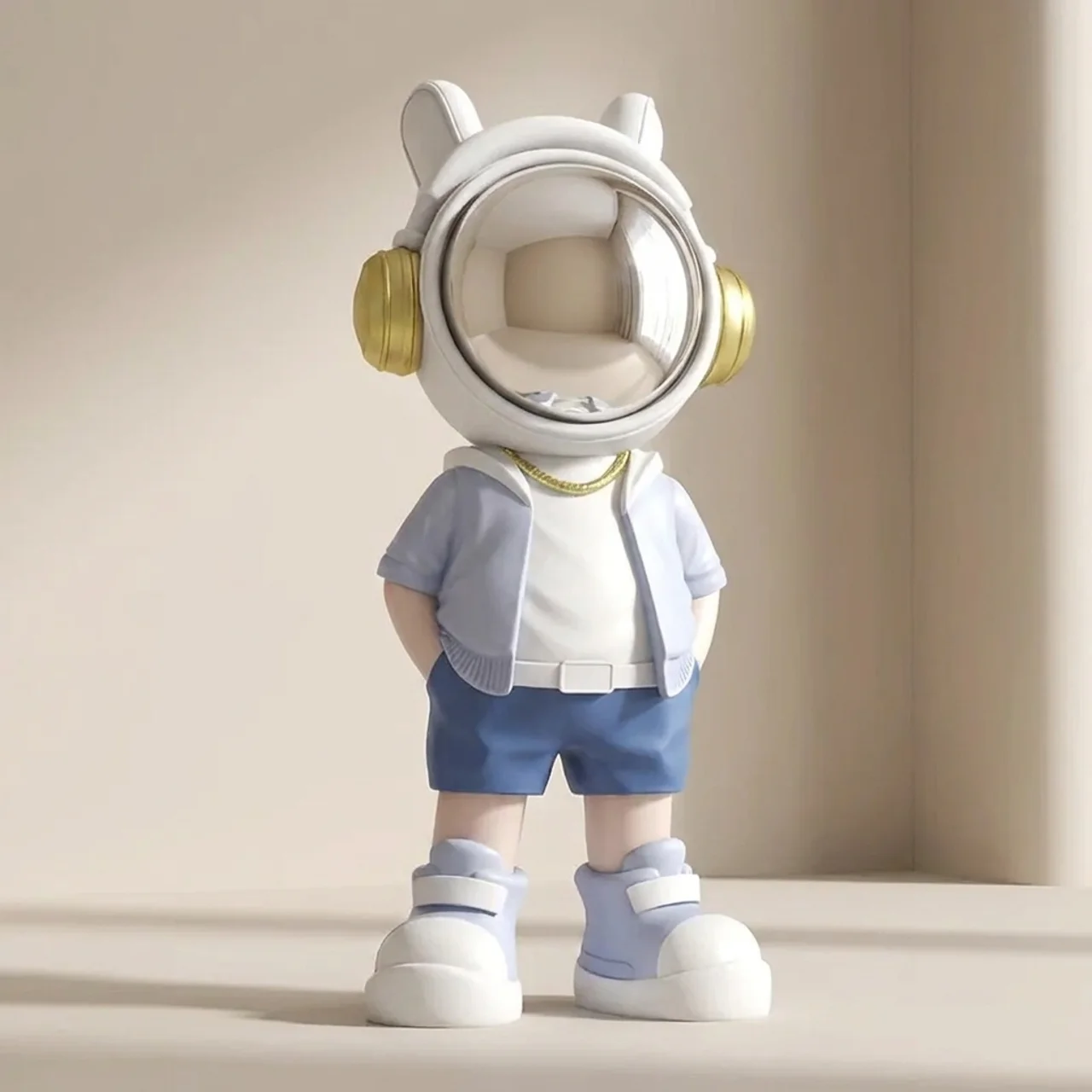 Cosmix Astronaut Figurine – Modern Space Explorer Resin Sculpture Decorative Table Accent Home Decor