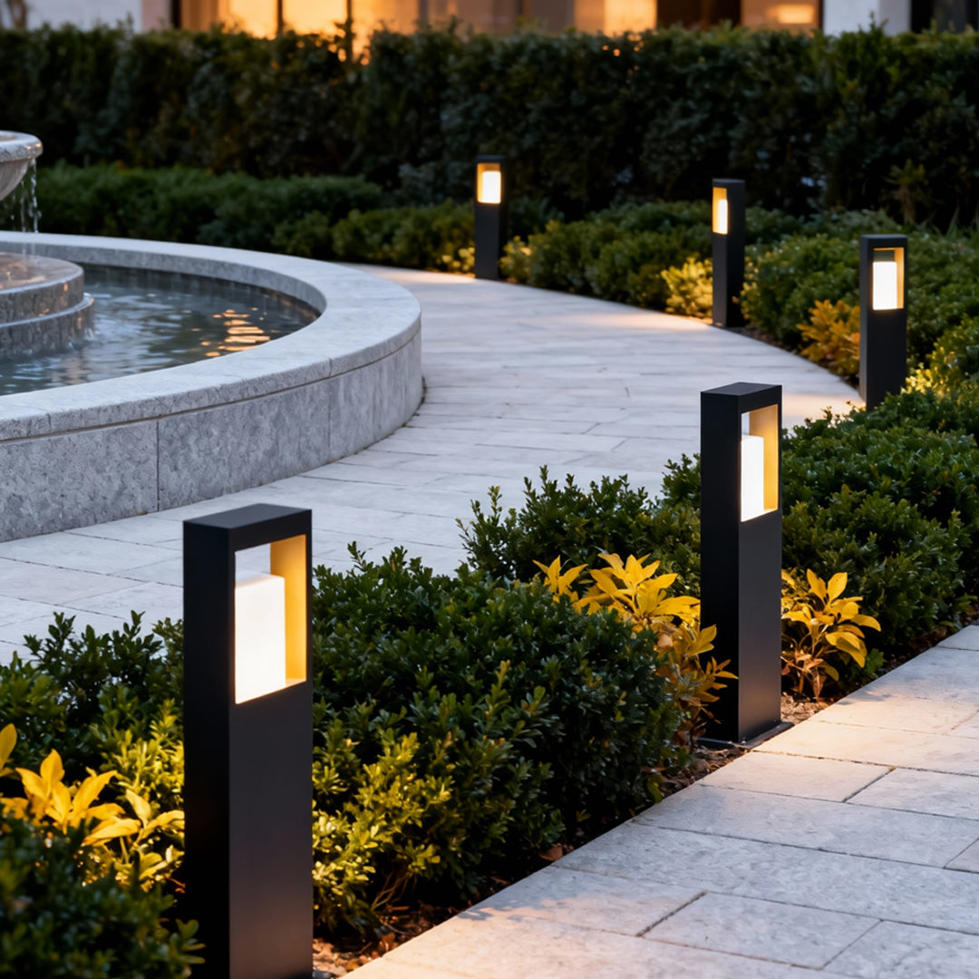 Noctis Rectilinear Bollard Path Light – Architectural LED Outdoor Landscape Lighting