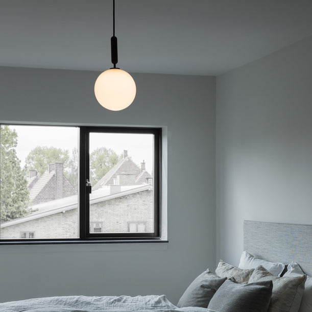 Arcus Clear Globe Pendant – LED Glass Minimal Pendant Lighting Fixture