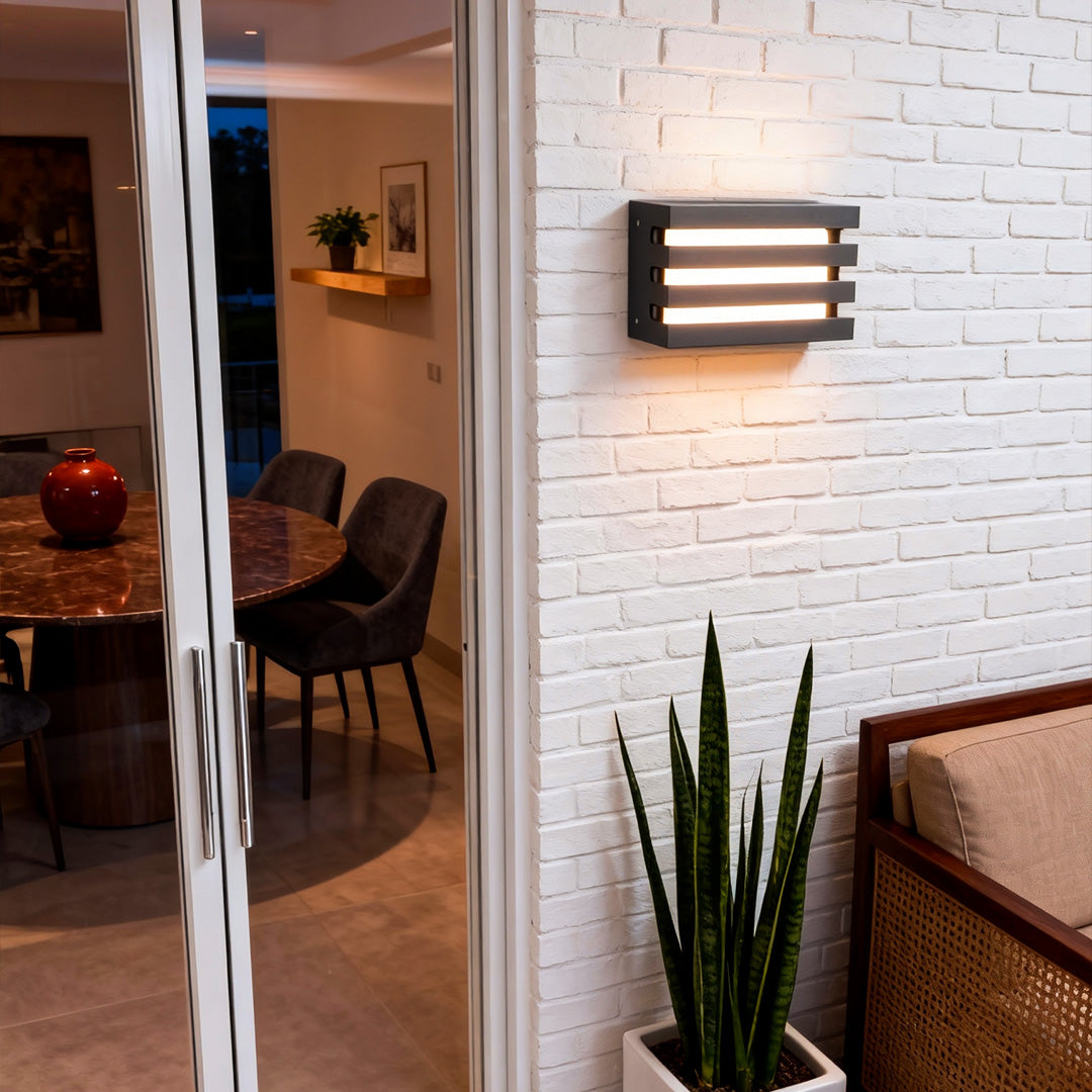 Strata Louvered Wall Lamp – LED Outdoor Architectural Wall Lighting Fixture